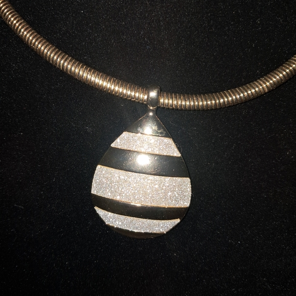 Monet Gold/Silver Pendant Flat Snake Necklace Vintage - Picture 3 of 4